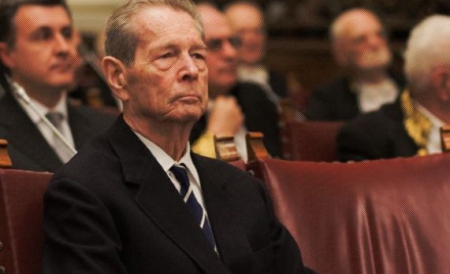 regele-mihai-si-familia-regala-asteapta-colindatori-la-castelul-de-la-savarsin-123125