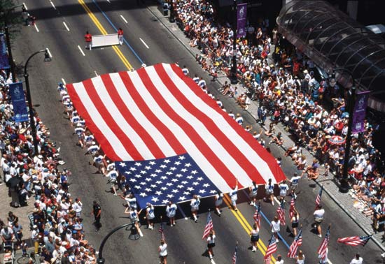 4th+of+July+Parade+City+of+Birthwood+Street+Overhead